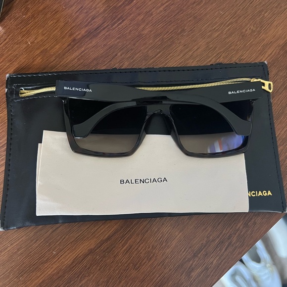 Balenciaga sunglasses - Picture 2 of 6